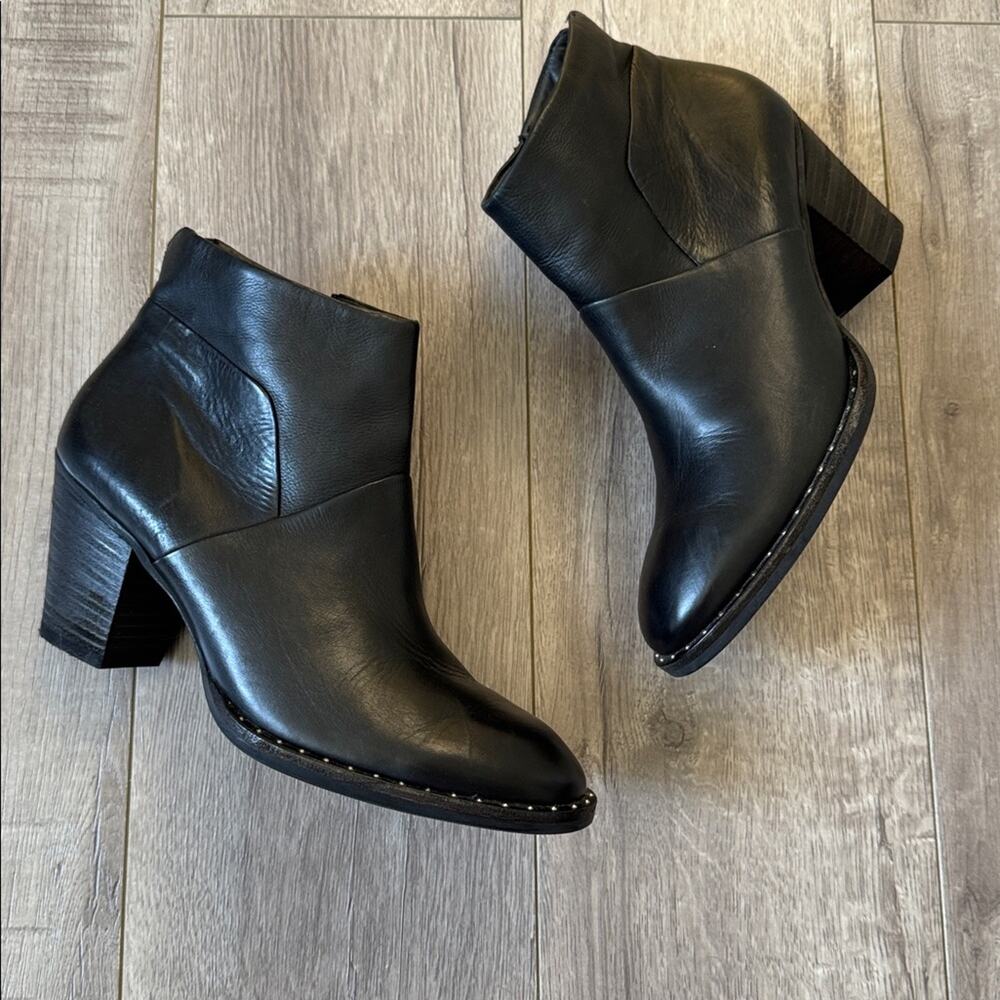 Paul Green Stella Black Leather Studded Ankle Booties Block Heel Sz 8 Minimalist - Picture 4 of 9